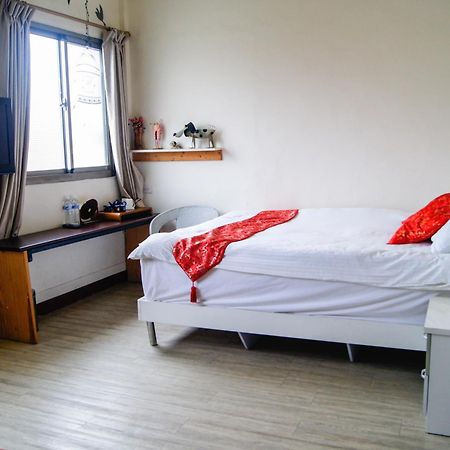 Ding Ding Homestay Jinhu Chambre photo