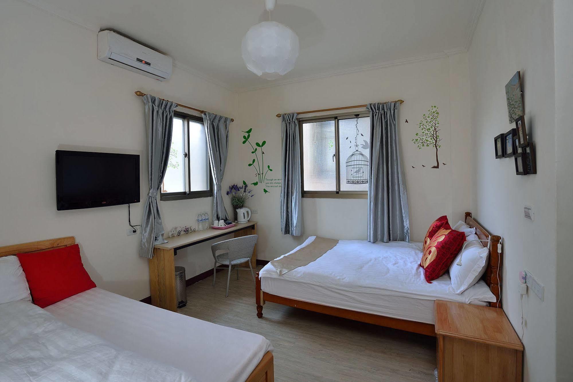 Ding Ding Homestay Jinhu Extérieur photo